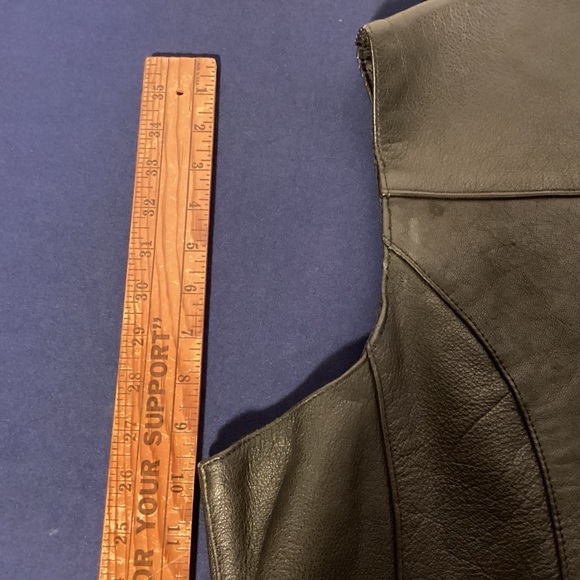 Vintage Leather Gallery Womens motorcycle vest - Picture 5 of 7